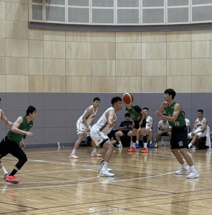 L原州DB, 上海男篮近