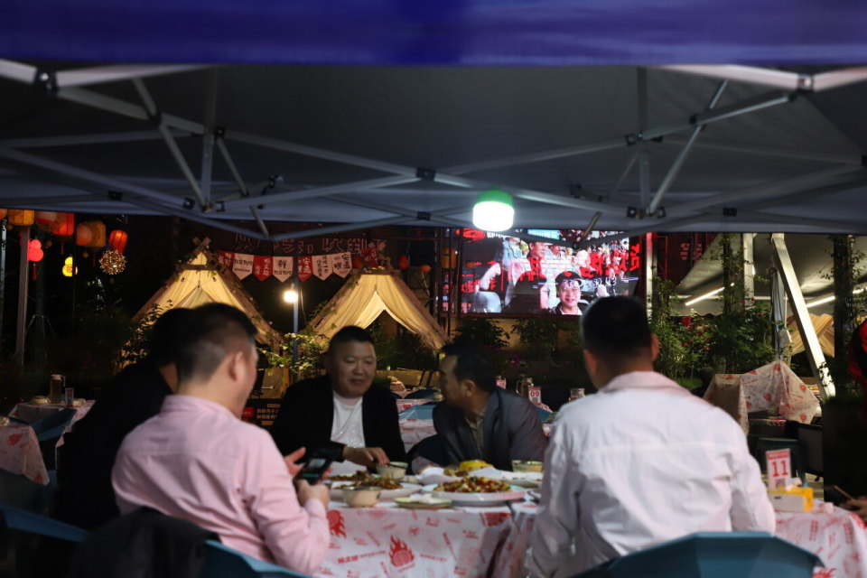 同时提供, 步开启赛事, 举办川超以 同时提供, 步开启赛事, 举办川超以